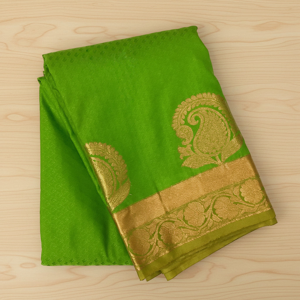 Grass Green Silk Saree Saffron Pallu Gold Paisley Border Traditional