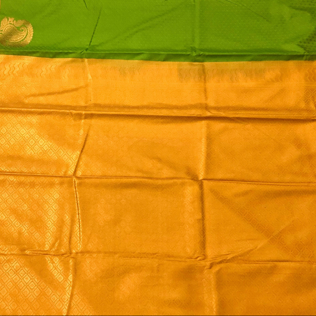 Grass Green Silk Saree Saffron Pallu Gold Paisley Border Traditional