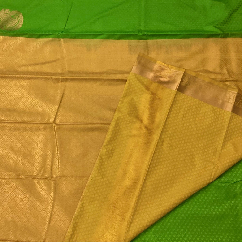 Grass Green Silk Saree Saffron Pallu Gold Paisley Border Traditional
