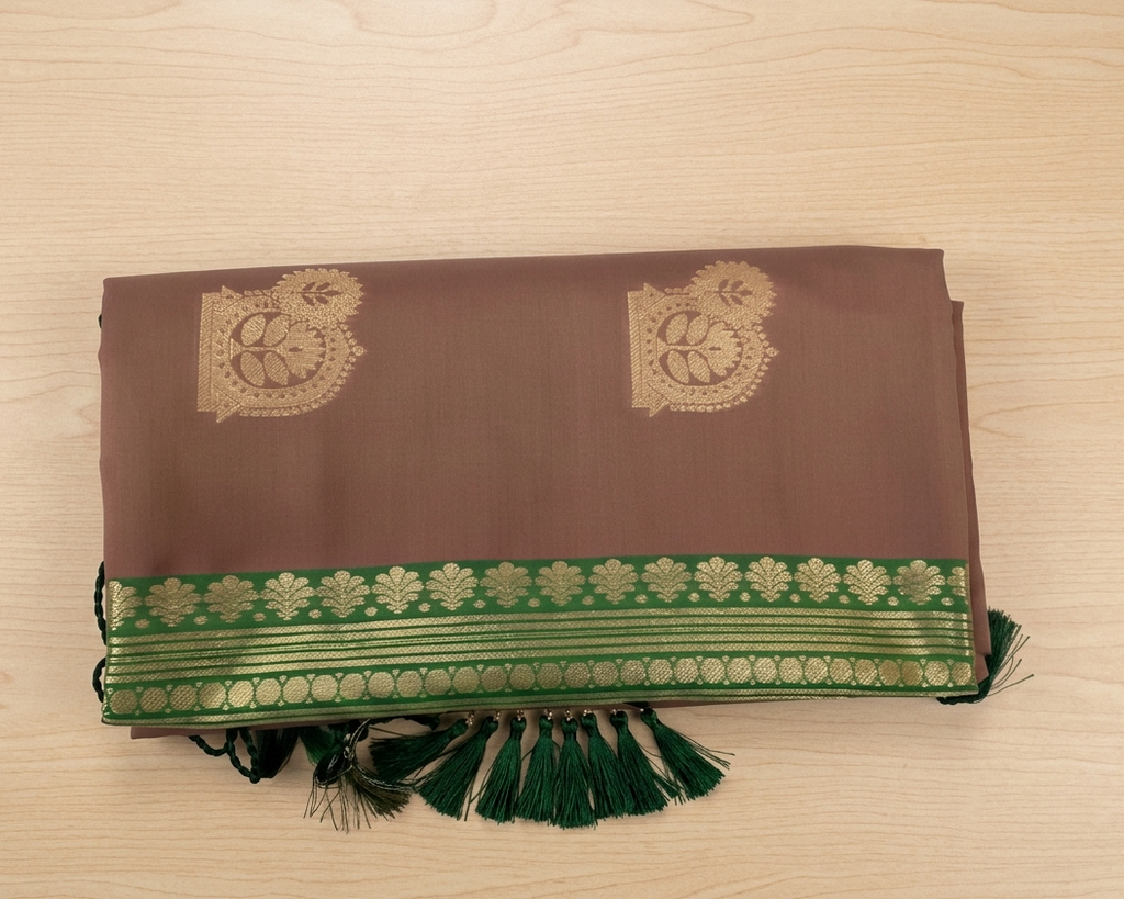 Dusty Mauve Silk Saree Emerald Green Zari Pallu Floral Paisley