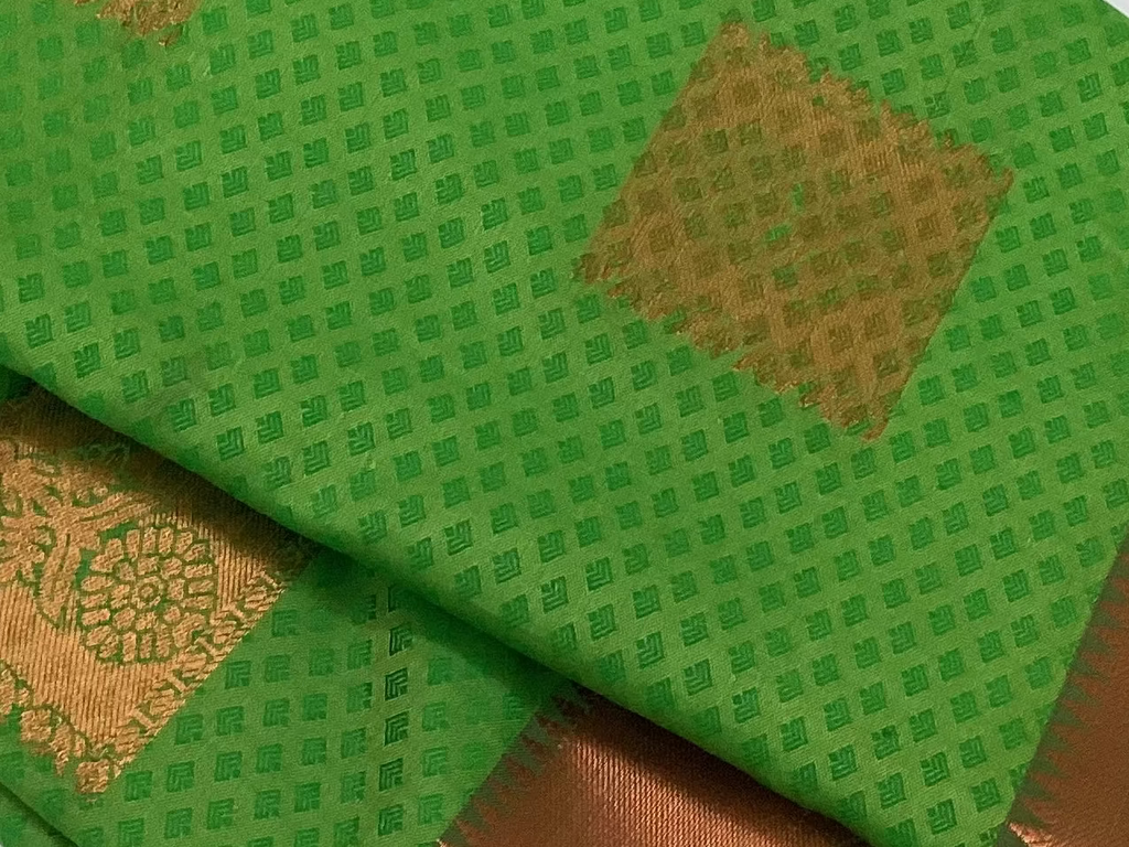 Emerald Green Silk Saree Rust Red Pallu Gold Zari
