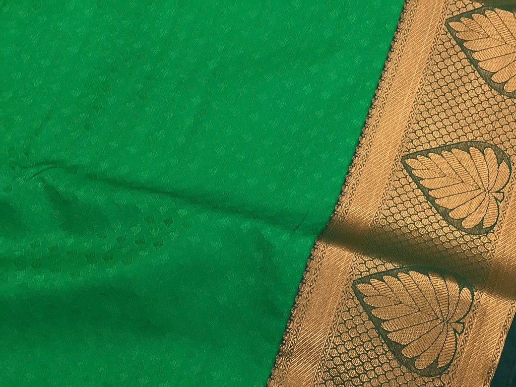 Emerald Green Silk Saree with Navy Pallu and Gold Leaf Border