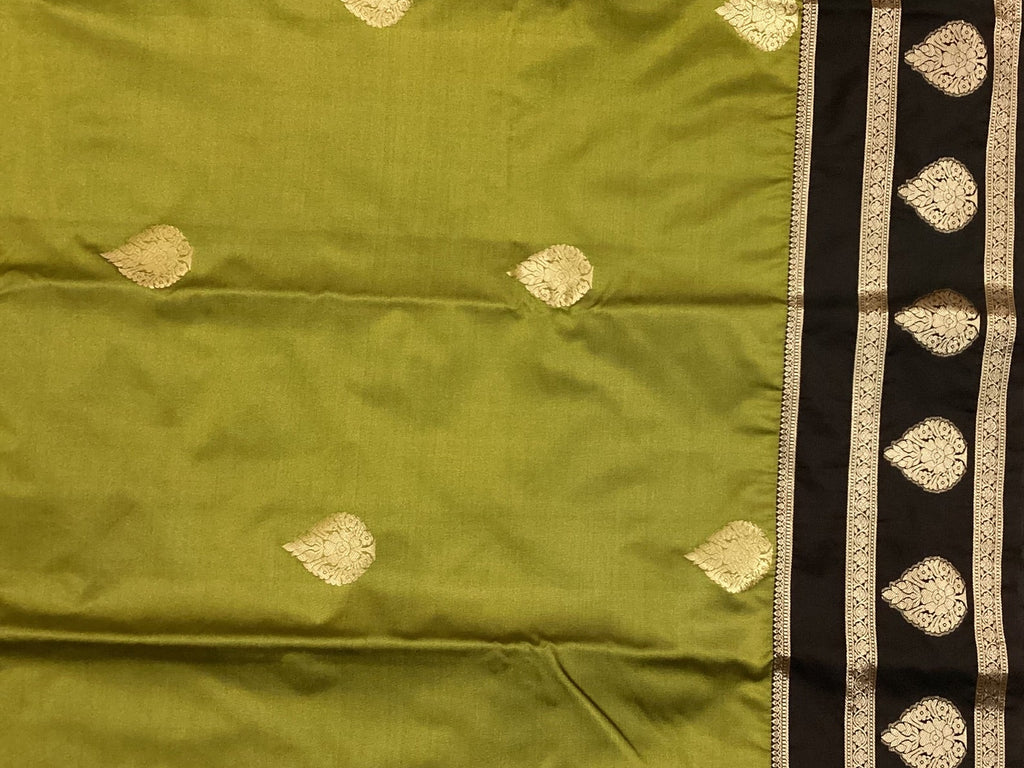 Olive Green Silk Saree Silver Brocade Pallu Black Border Paisley