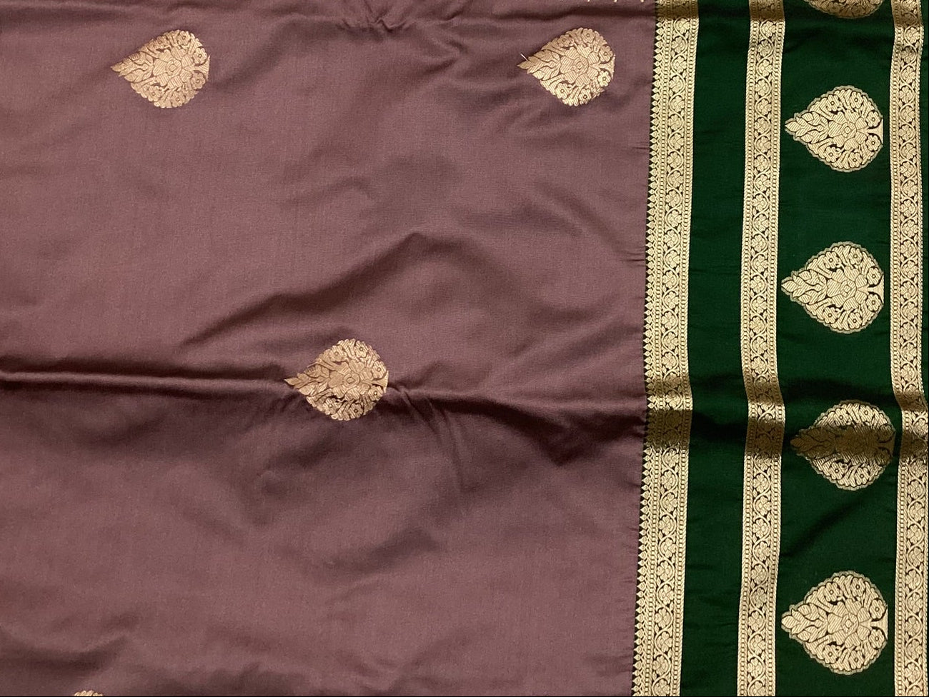 Emerald Green And Dusty Mauve Silver Brocade Traditional Saree Weave