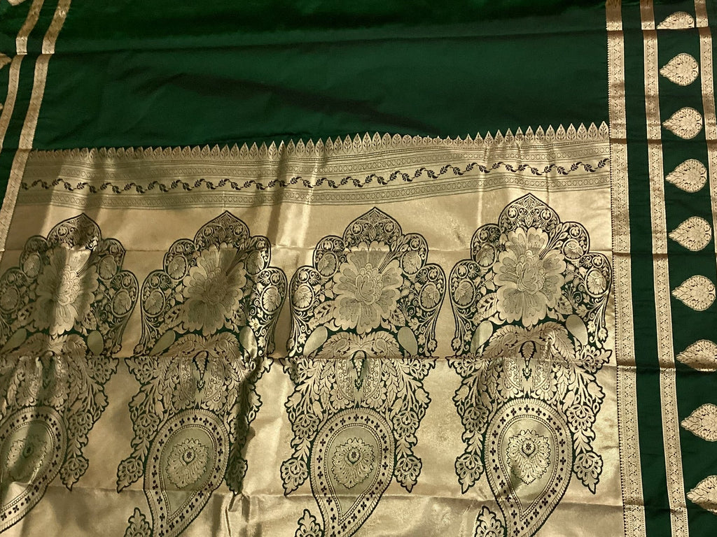 Emerald Green And Dusty Mauve Silver Brocade Traditional Saree Weave
