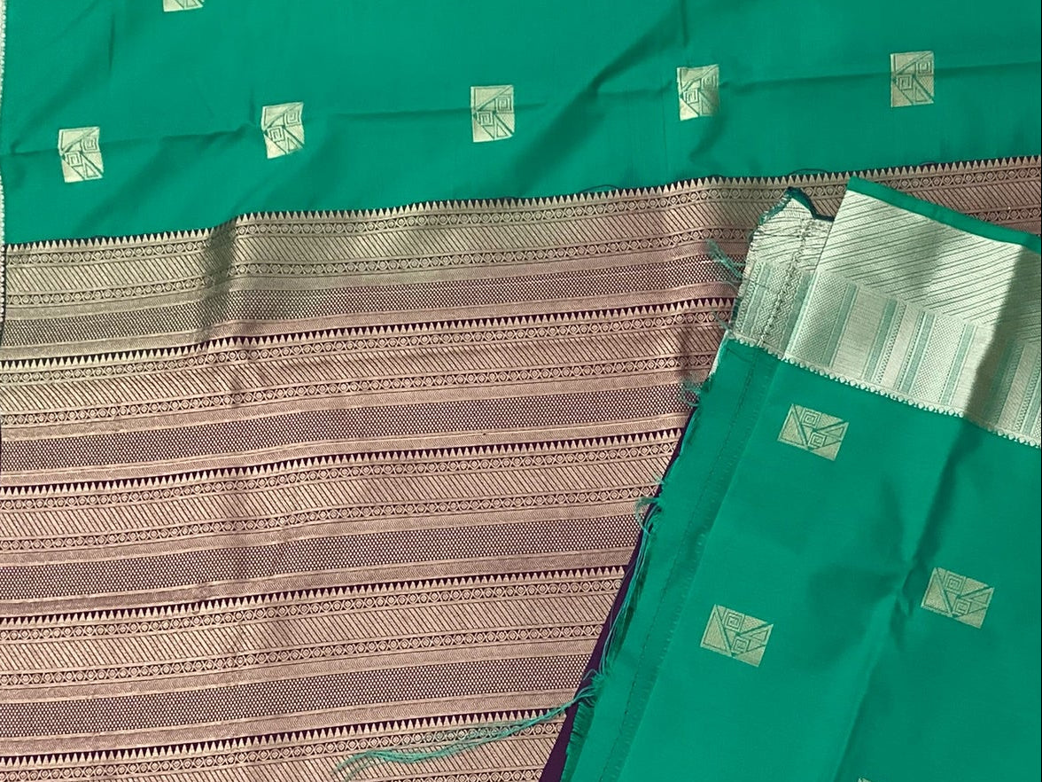 Teal Saree Silver Zari Striped Pallu Geometric Motifs Traditional Elegant
