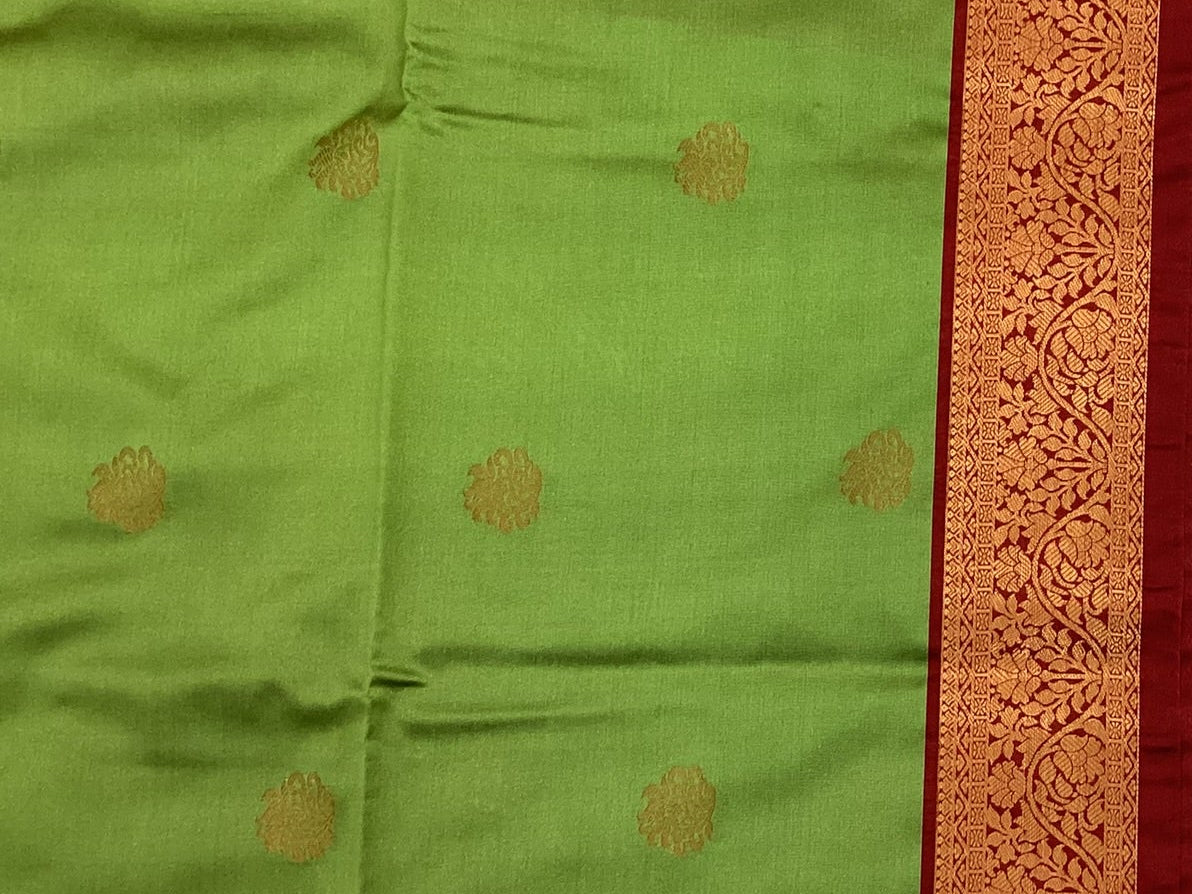 Green Silk Saree Maroon Pallu Gold Zari Border Traditional Bridal