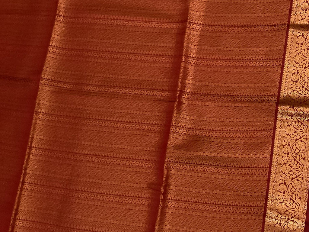 Green Silk Saree Maroon Pallu Gold Zari Border Traditional Bridal