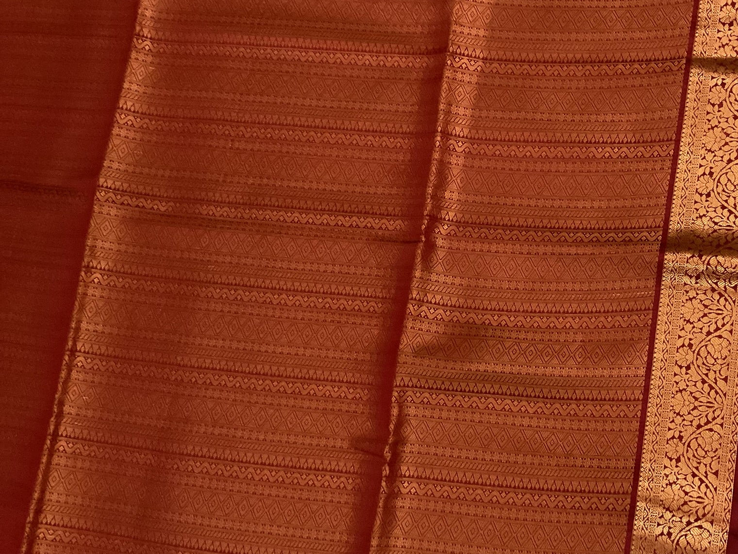 Green Silk Saree Maroon Pallu Gold Zari Border Traditional Bridal