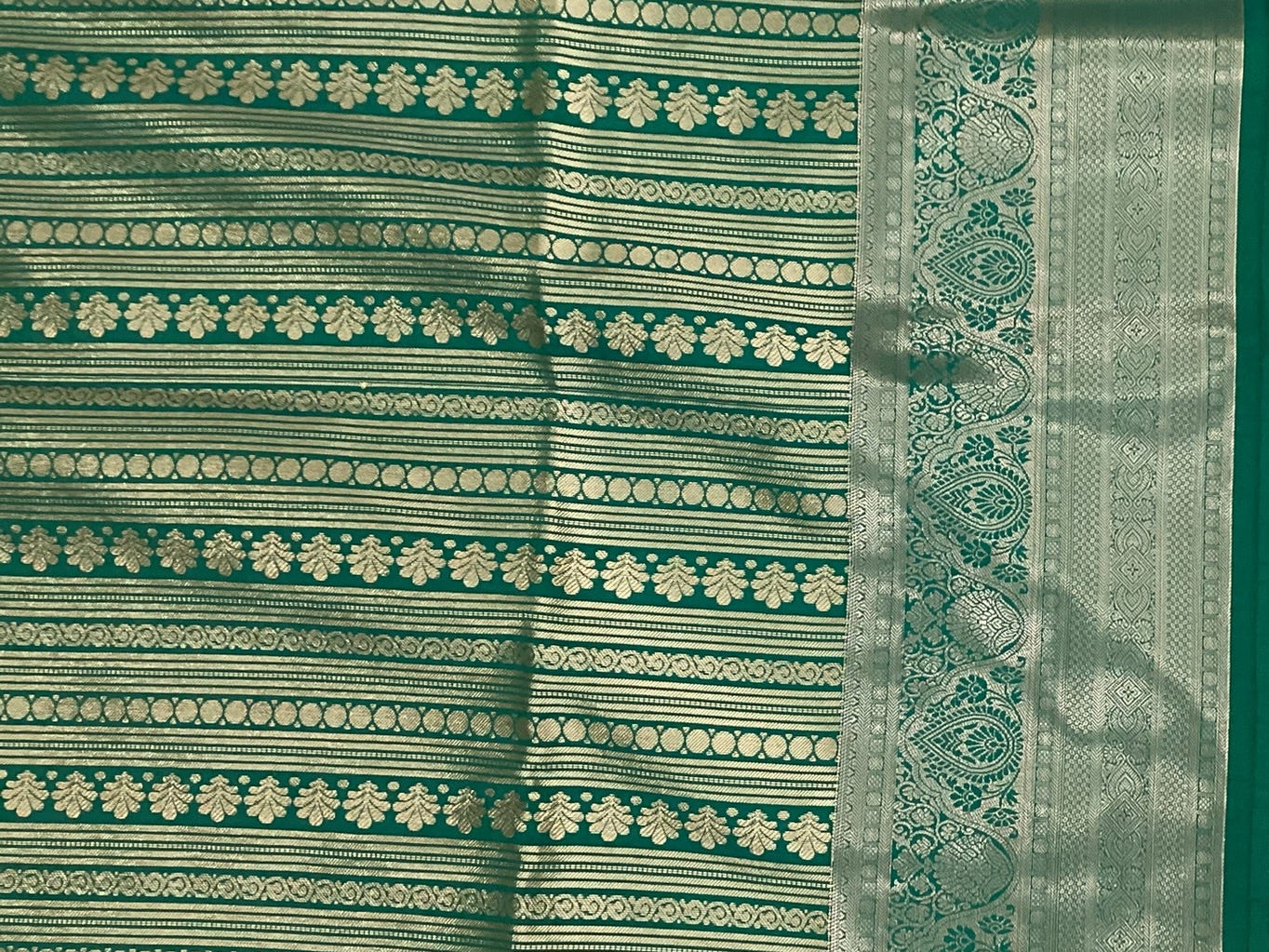 Deep Magenta Silk Saree Teal Pallu Gold Woven Motif Traditional
