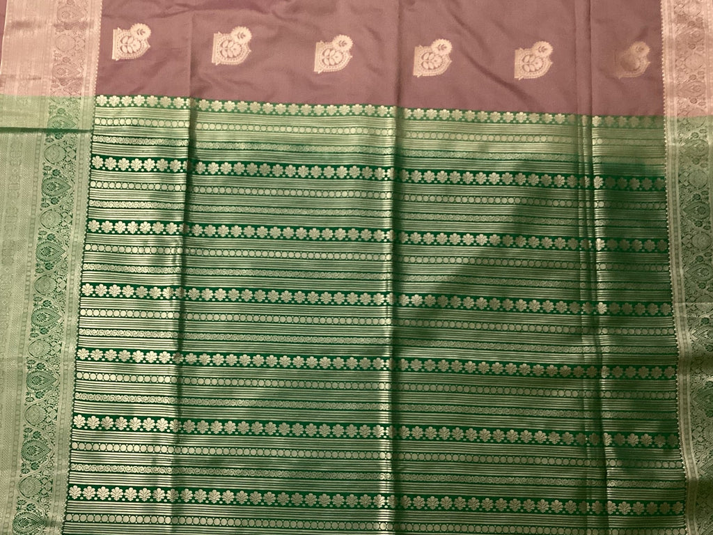 Dusty Mauve Silk Saree Emerald Green Zari Pallu Floral Paisley