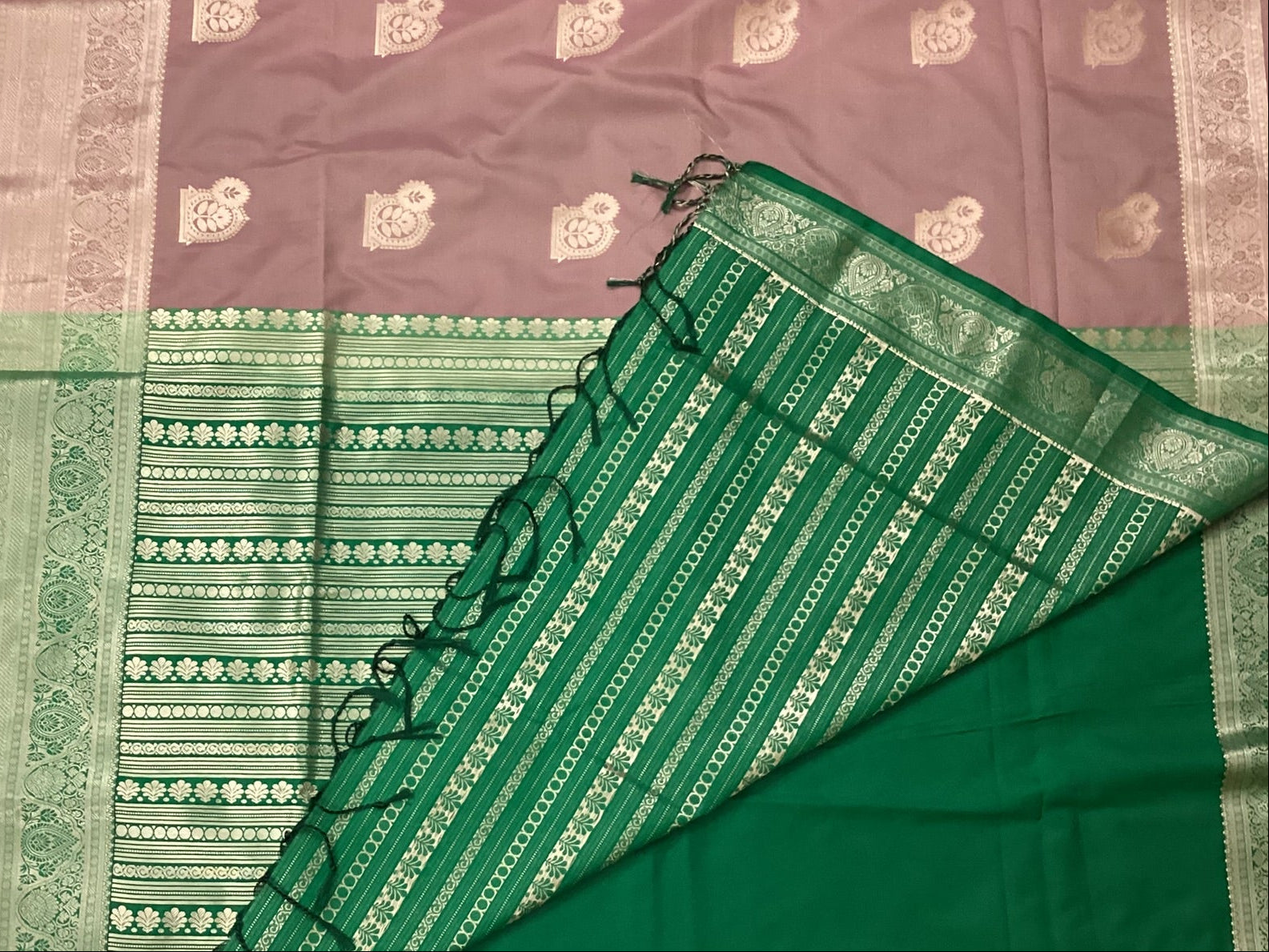 Dusty Mauve Silk Saree Emerald Green Zari Pallu Floral Paisley