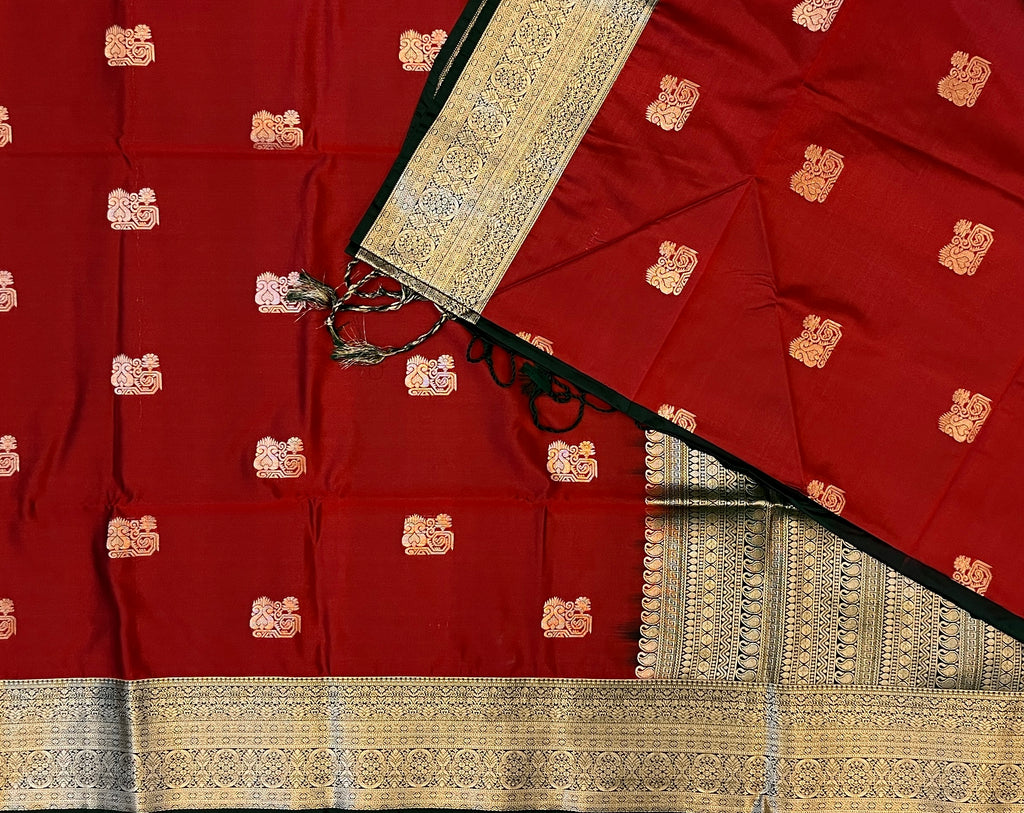 Red with Dark Green Soft Silk Elegance
