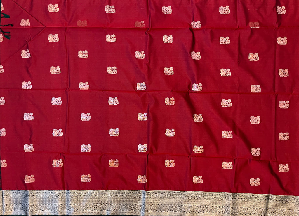 Red with Dark Green Soft Silk Elegance