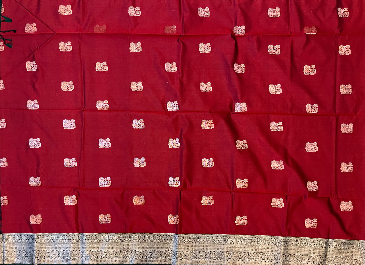 Red with Dark Green Soft Silk Elegance
