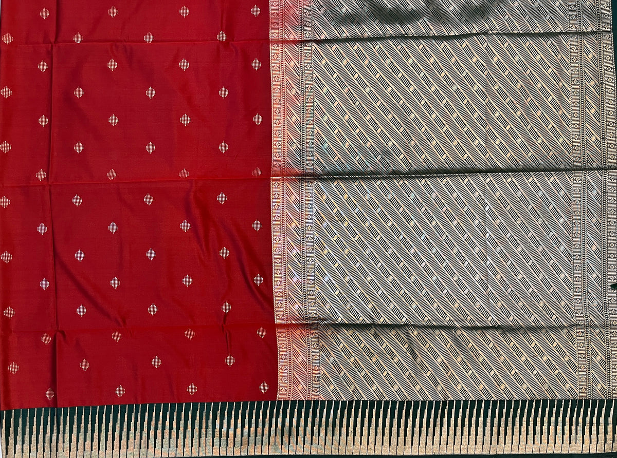 Maroon Green Silk Saree With Antique Gold Zari Diamond Buti