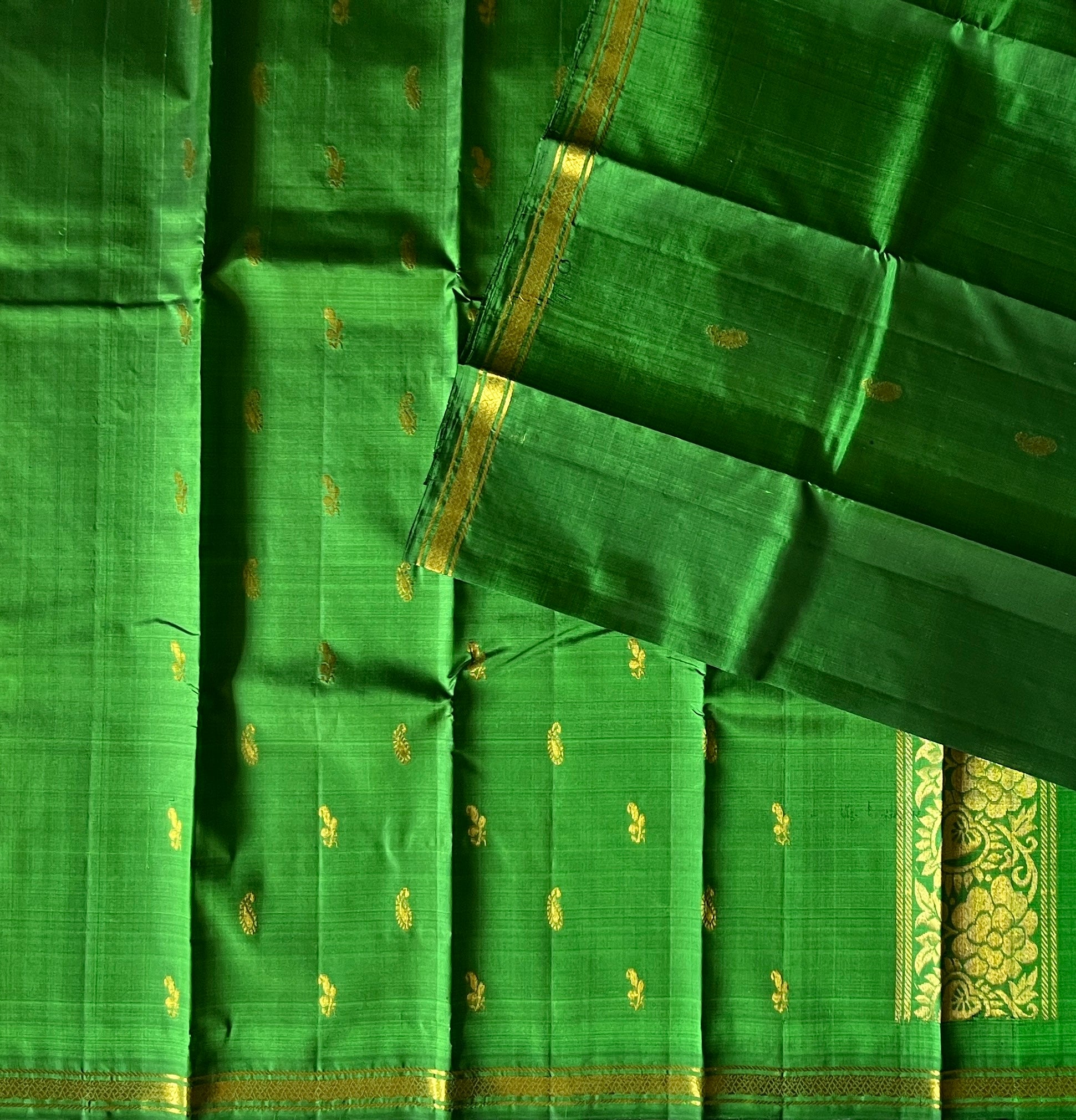Emerald Green Heritage Elegance