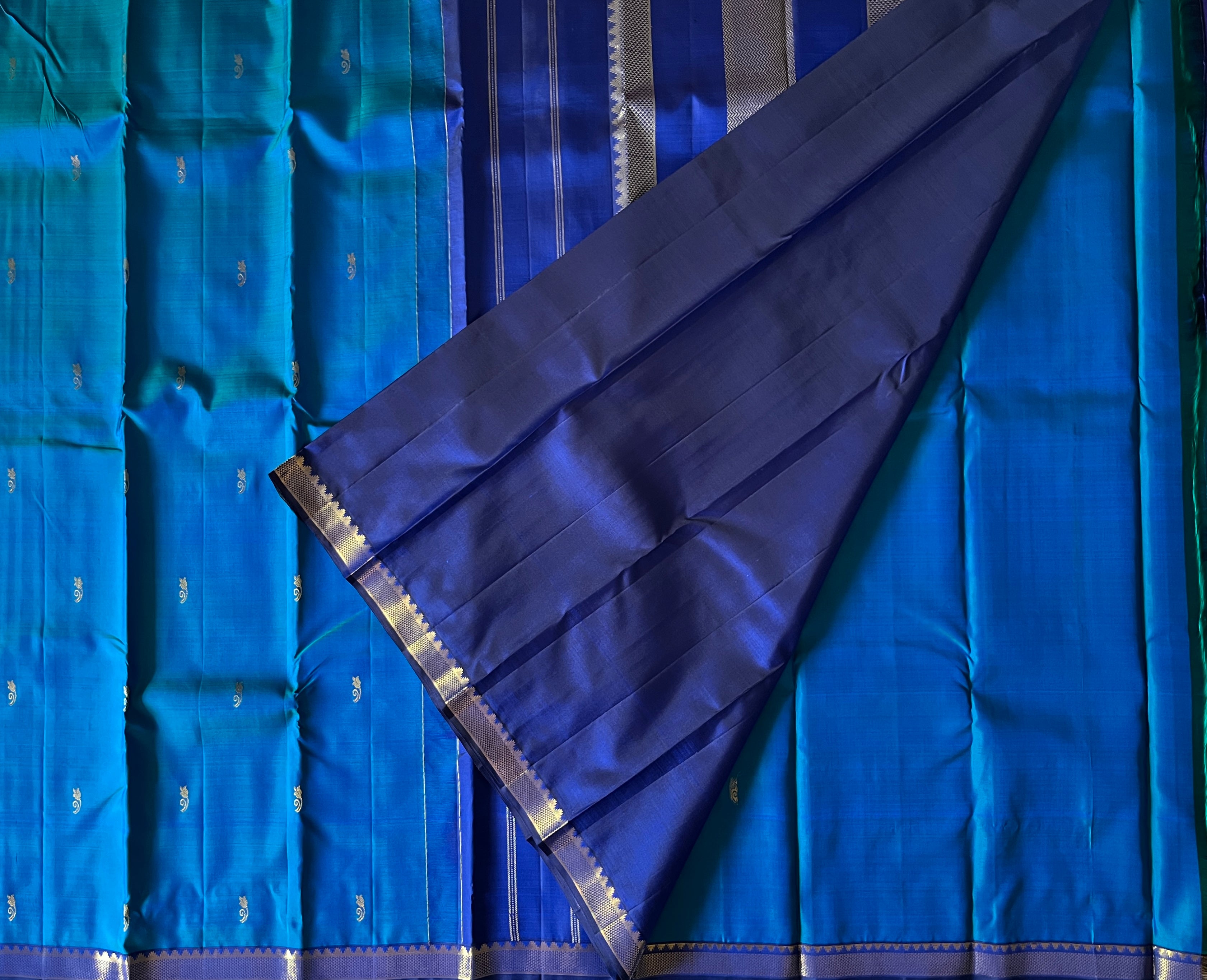Teal Blue with Royal Blue Dual Tone Elegance