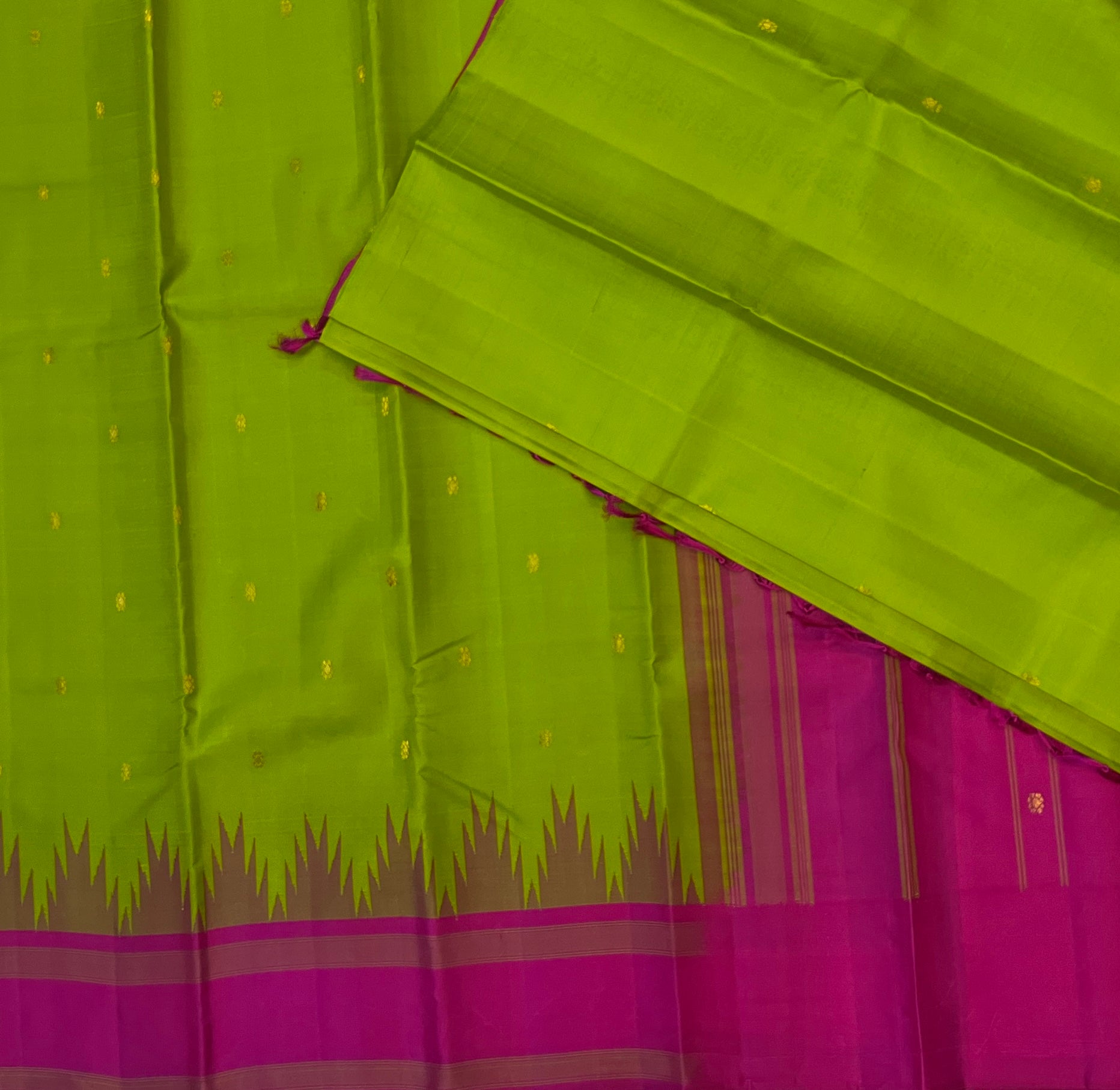 Parrot Green with Rani Pink Contrast Elegance