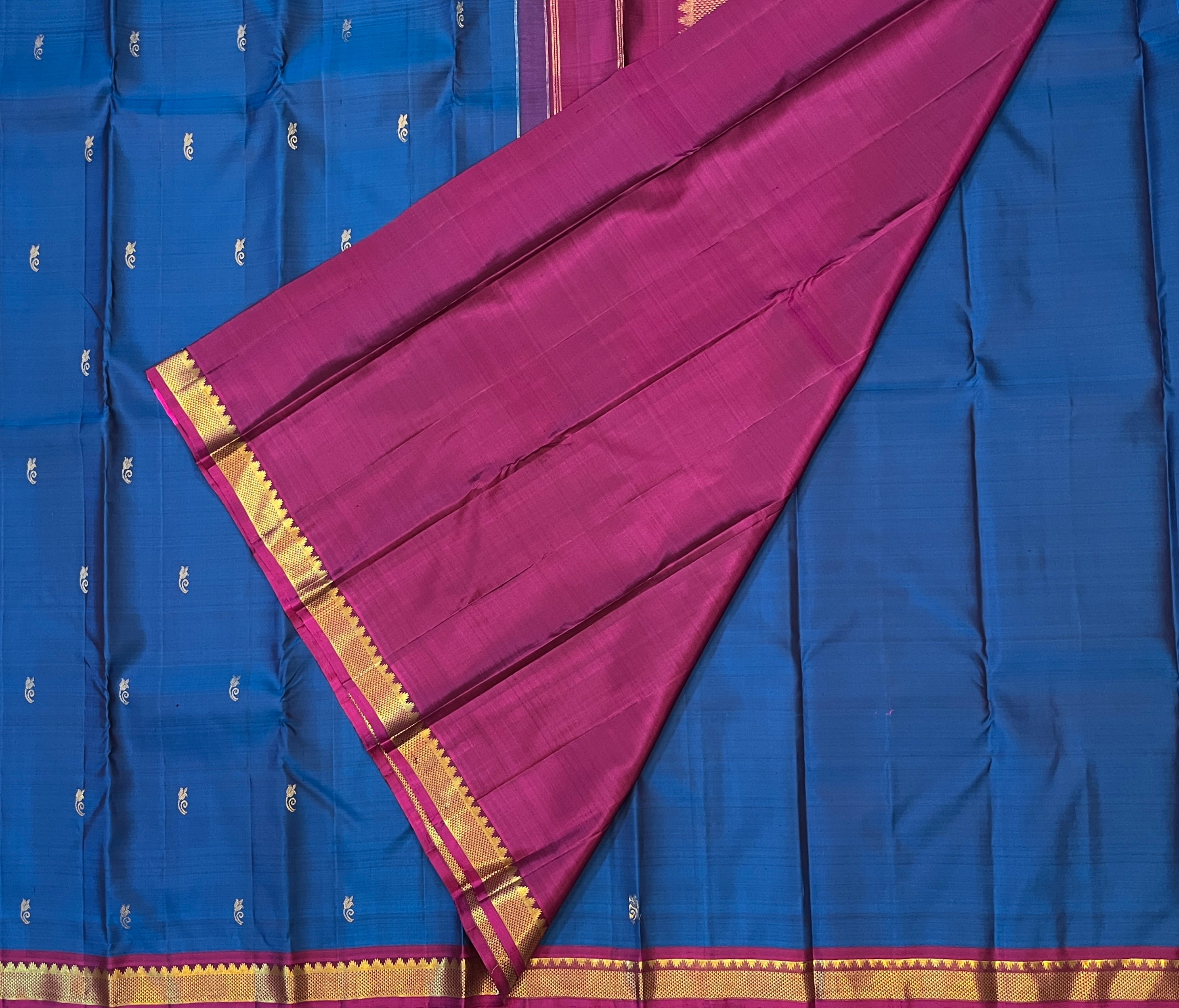Sapphire Blue with Magenta Pink Contrast Elegance
